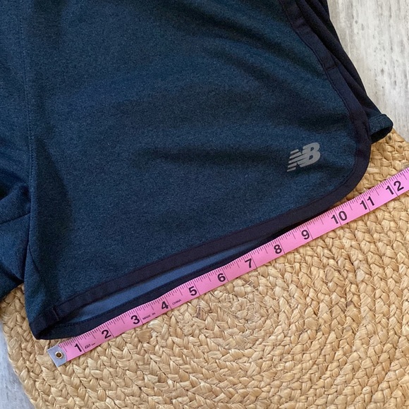 🤎3 for $20!🤎 New Balance Women’s Shorts Black/Grey Size Medium - Picture 8 of 9